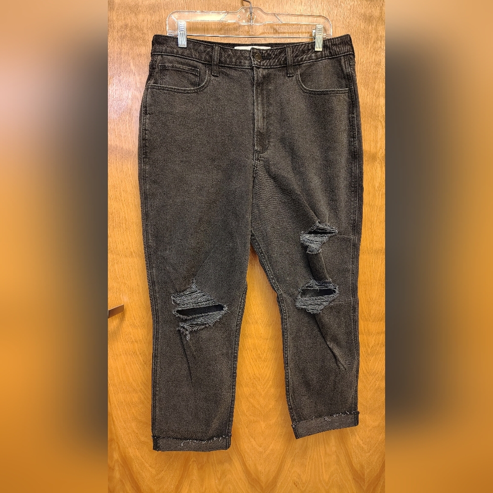 Hollister Curvy Ultra High-Rise Mom Distressed Black Jeans